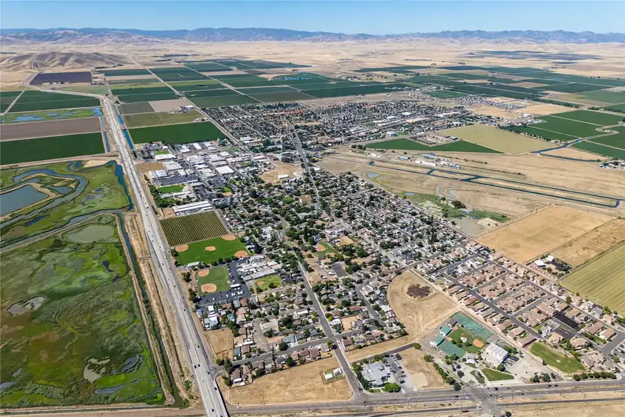 Aerial-style view of Los Banos, California area communities served for roof inspection